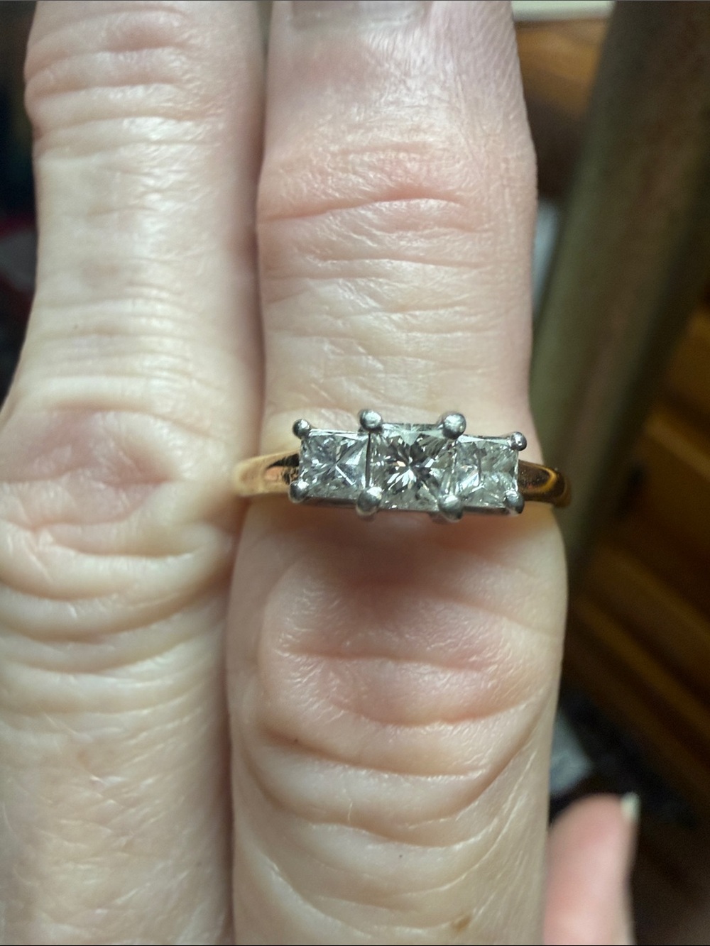 DIAMOND 3 stone 14k gold ring STUNNING size 5 3/4. Retail $1200 100% authentic - Picture 11 of 15